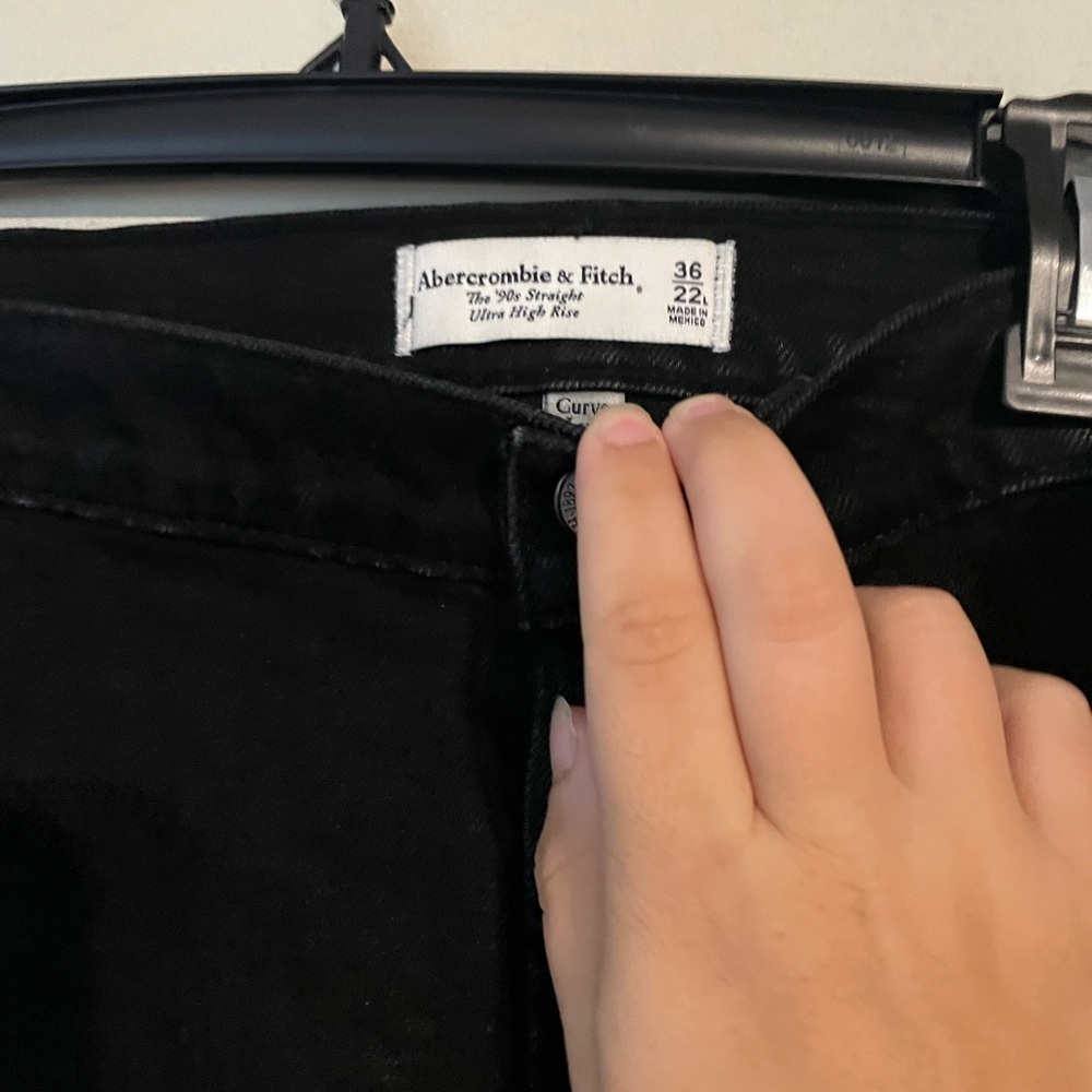 NWT Abercrombie and Fitch the 90s straight ultra high rise black jeans size 22L - Picture 3 of 7